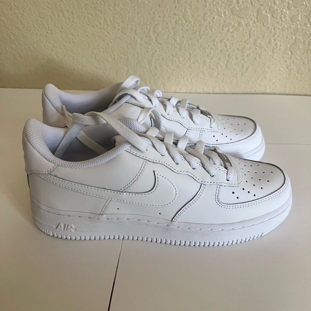 Nike AF1 White Low-Top Leather Sneakers - Picture 2 of 5